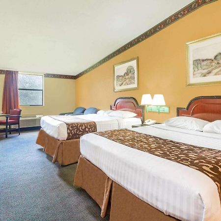 Howard Johnson By Wyndham Lake City Zewnętrze zdjęcie