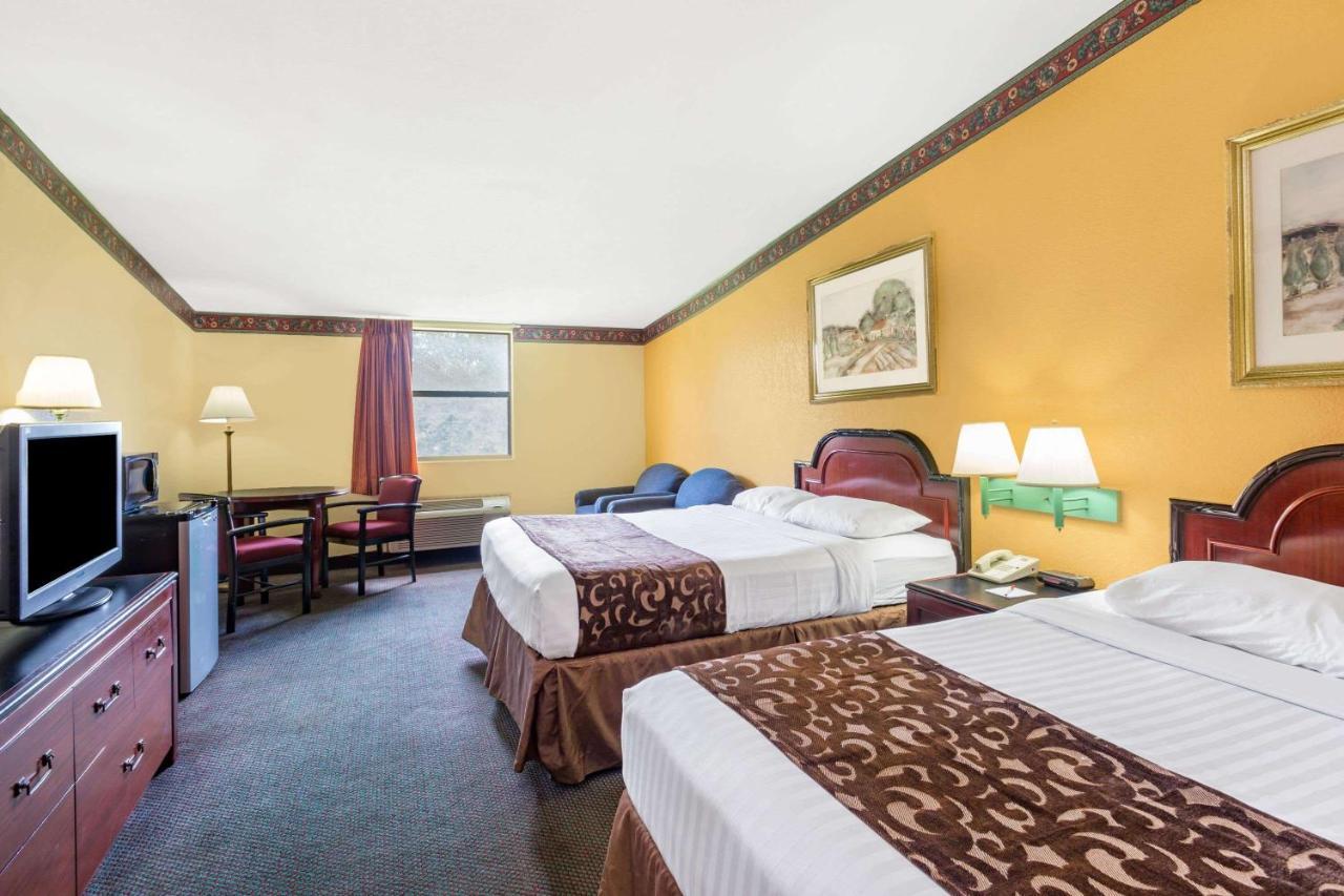 Howard Johnson By Wyndham Lake City Zewnętrze zdjęcie