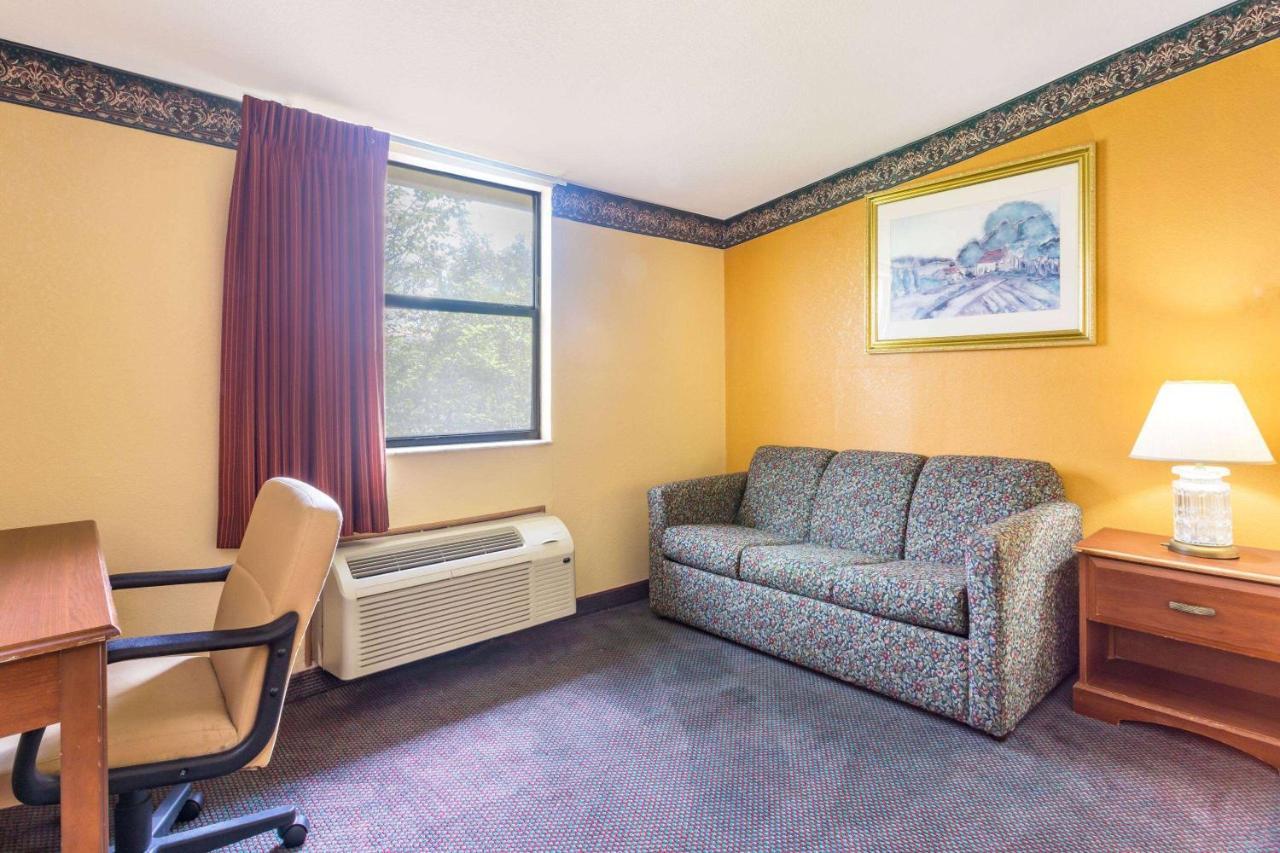 Howard Johnson By Wyndham Lake City Zewnętrze zdjęcie