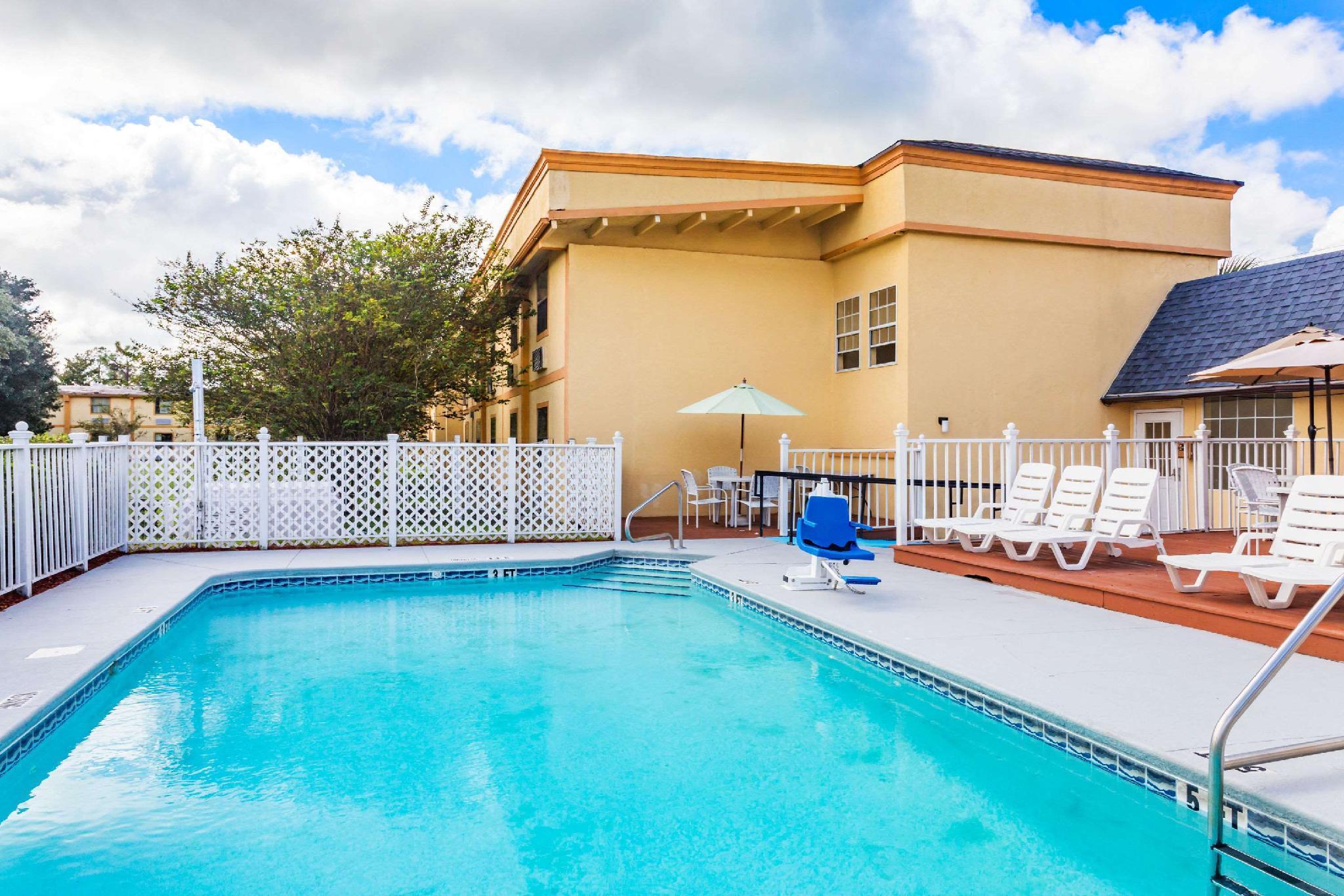 Howard Johnson By Wyndham Lake City Zewnętrze zdjęcie