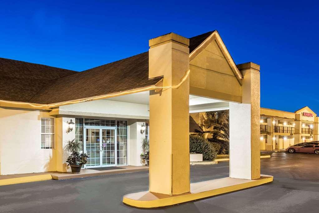Howard Johnson By Wyndham Lake City Zewnętrze zdjęcie